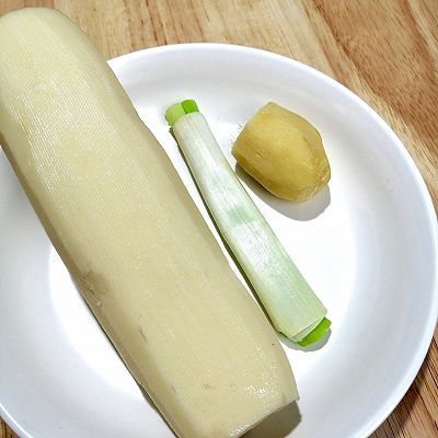 莲藕排骨汤|莲藕排骨汤