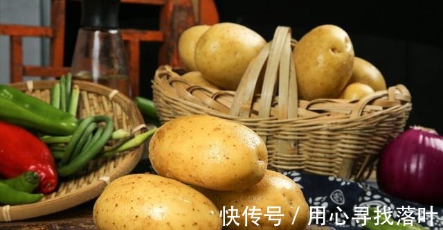 土豆好吃又好看的做法，外酥里软，比薯条还好吃！