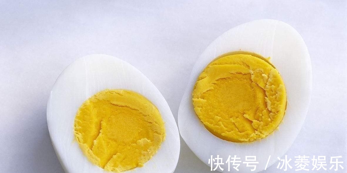 煮鸡蛋时，冷水下锅还是热水？多数人都做错了，难怪鸡蛋皮不好剥