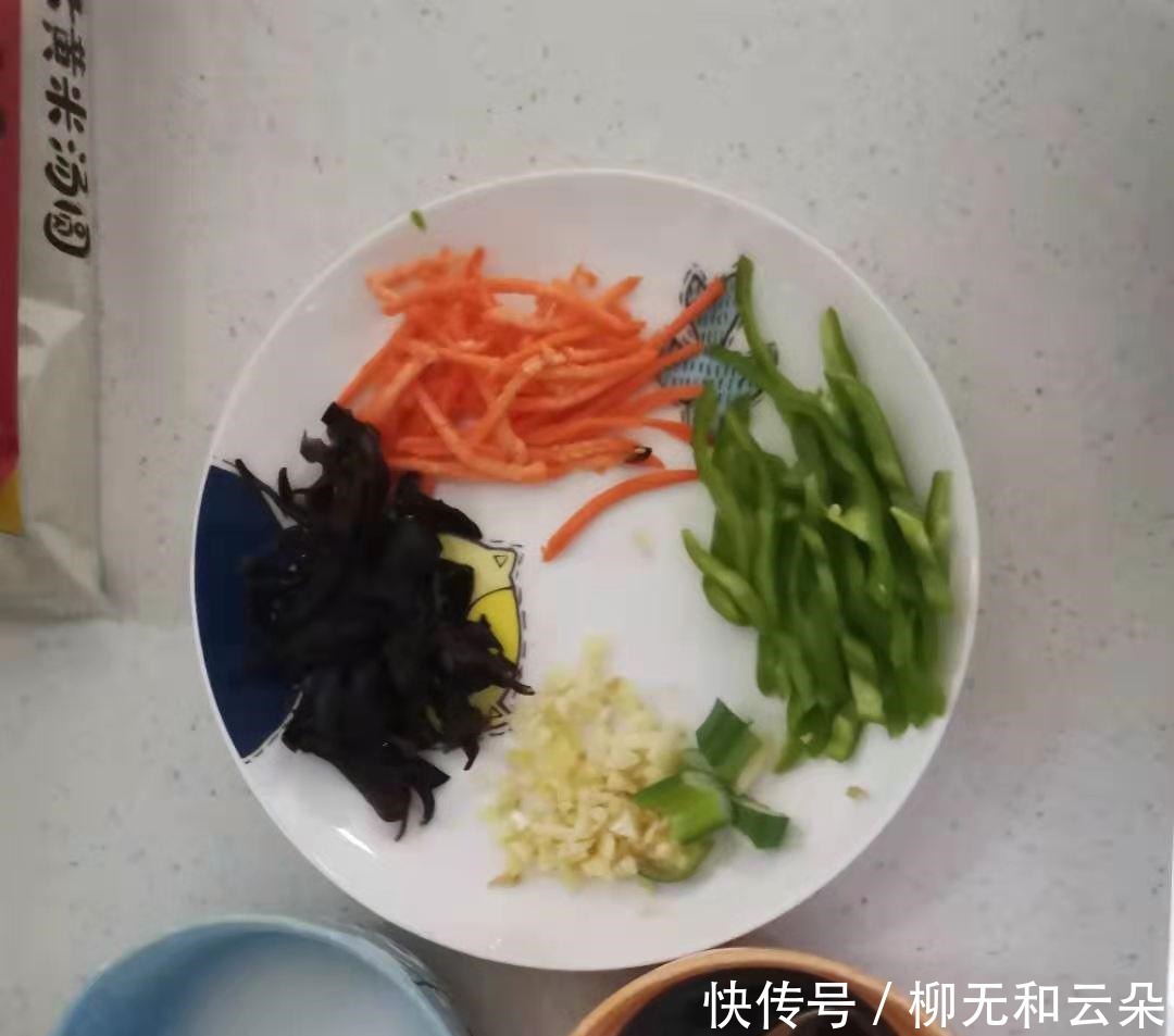 鱼香肉丝别总出去吃啦,学会自己在家做,孩子爱吃还简单。