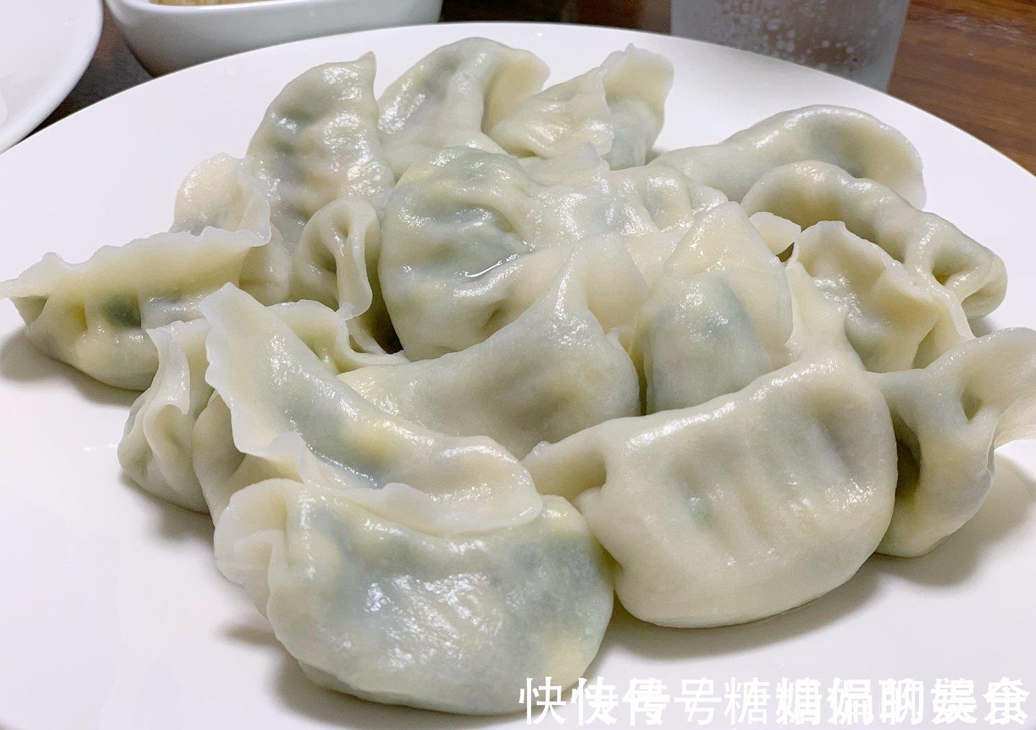 饺子皮|韭菜馅要怎么调才好吃？牢记“3不放”，饺子鲜嫩多汁，没有异味