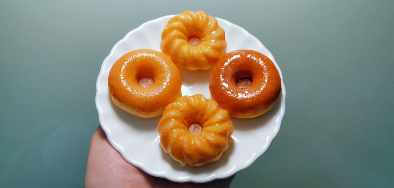 甜甜圈最新做法，不用油炸，15分钟出锅，比面包还好吃！