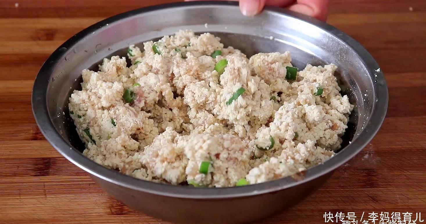 肉末|大厨教你做豆腐肉末青椒段,香辣可口,超级下饭,特别好吃