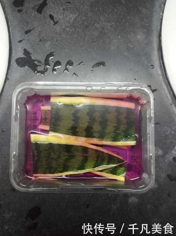 只用叶子也能扦插,这花把叶子剁5段,插到土里就能长成5盆花