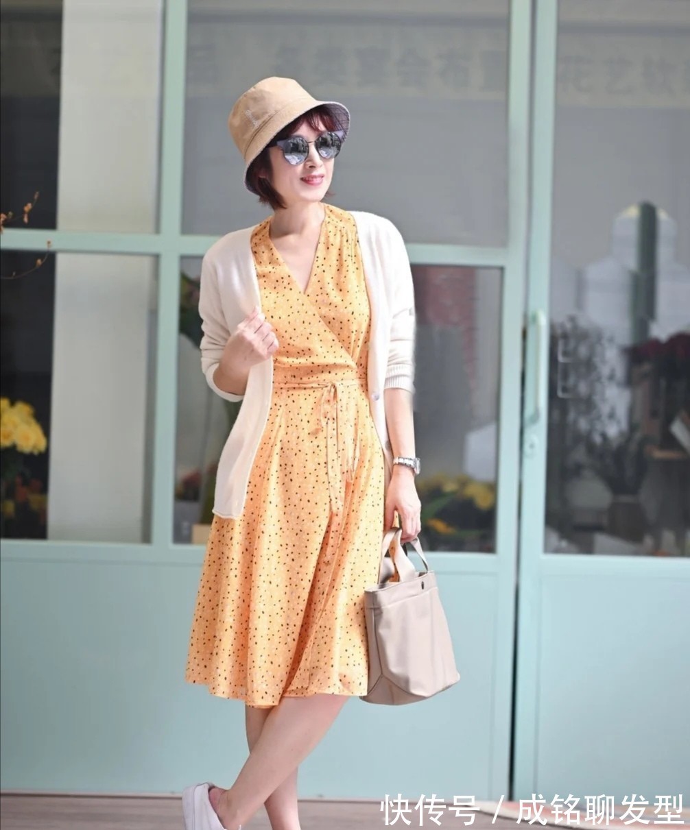 裤装|50+穿搭博主圈粉无数,穿衣搭配超好看,时尚果然与年纪长相无关