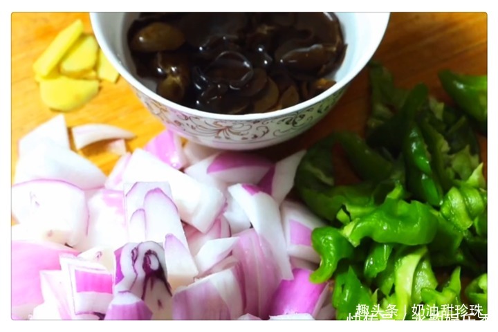 厨师长|厨师长教你这样炒猪肝,嫩滑不腥,鲜香可口,家人百吃不厌