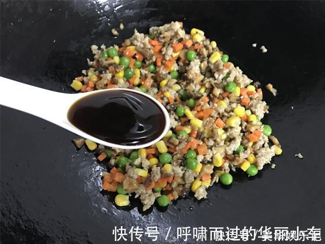 快手|饺子皮加1碗糯米,做成快手早餐,皮薄馅大,一人一屉不够吃