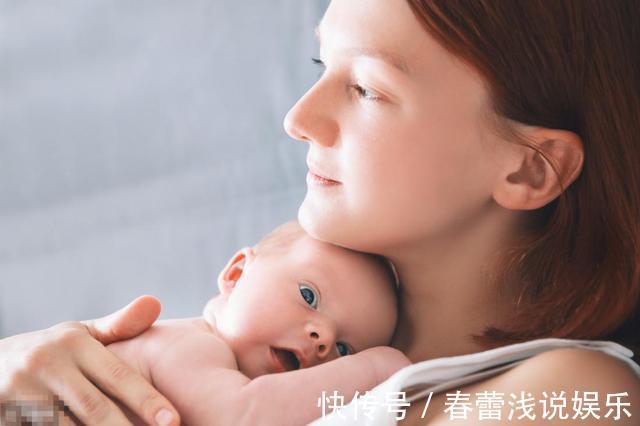 孩子|刚出生女婴被妈妈五花大绑,躺在床上不能动弹,父亲在一边抹泪