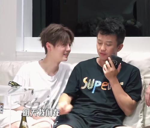 鹿晗|黄渤给张艺兴出气,刚见面就给鹿晗下马威,还好有节目组圆场