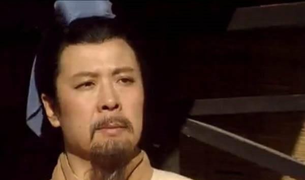 华雄|关羽与曹操相识,与华雄毫无关系,为何与董卓密切相关