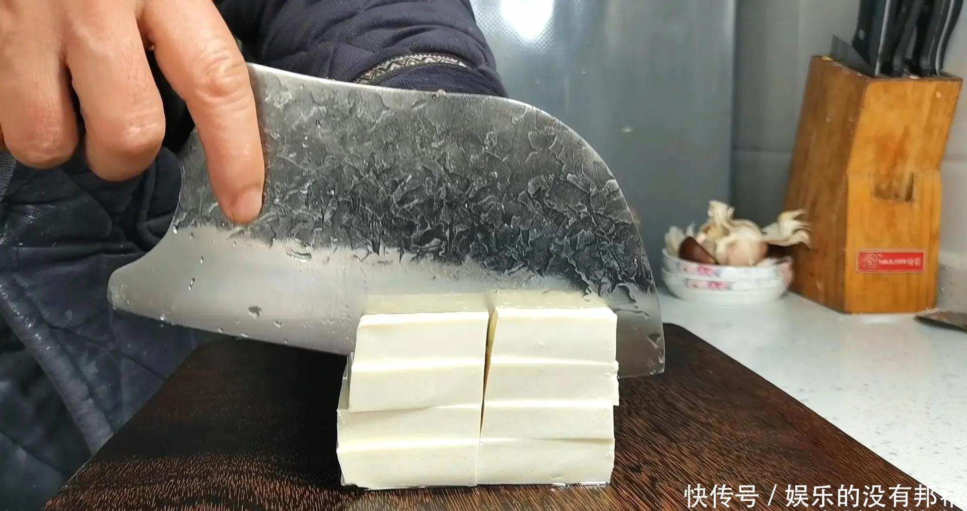 豆腐的新做法,不油不腻,鲜香滑嫩,大人孩子都爱吃