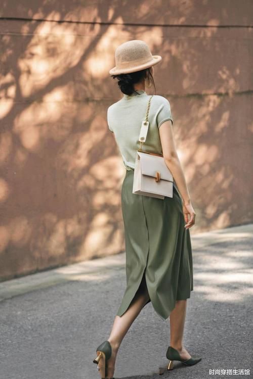 被三木的春季穿搭圈粉了，30岁女人这样穿，优雅洋气更减龄