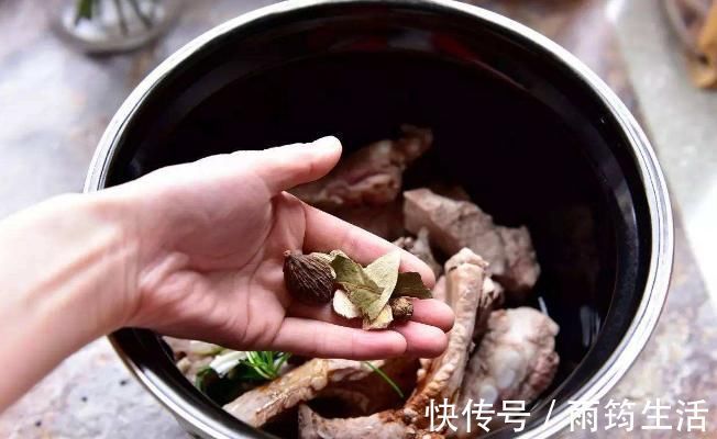 不管炖什么肉，都要记得加这2味料，怎么炖怎么香，腥味统统溜走