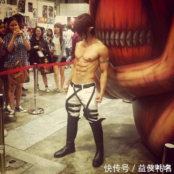 进击的巨人|进击的巨人COS:小哥神还原巨人模样!韩吉漂亮潇洒,风头盖过三笠