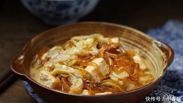 暖洋洋|东北冬天最常吃的菜,白菜豆腐炖粉条,吃完浑身暖洋洋