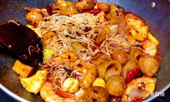 开胃|天热，我家最馋这一锅，荤素搭配营养全，香辣开胃又解馋，超下饭