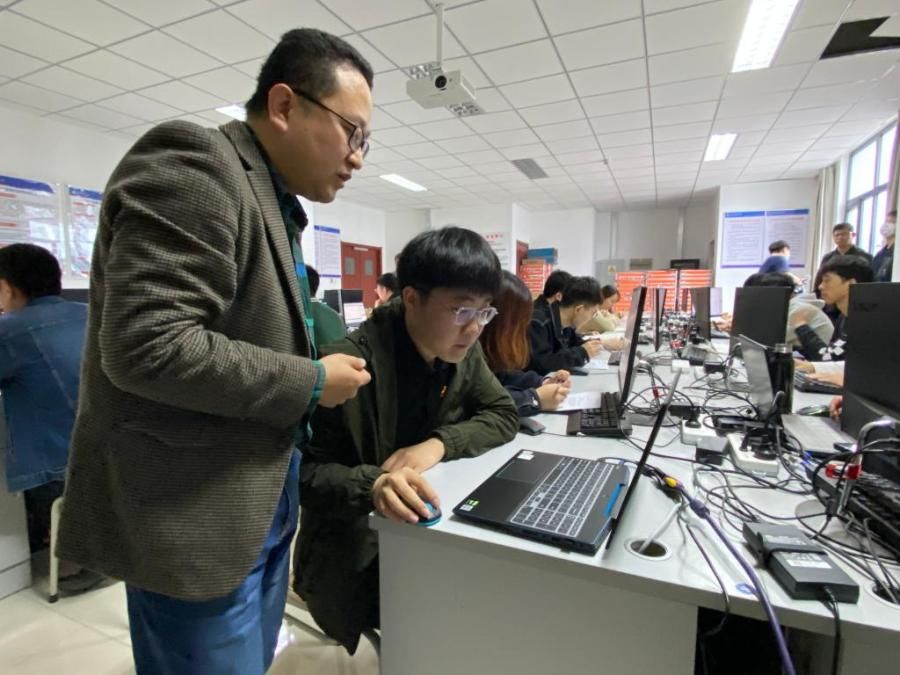 火星 它落地，他落泪！ 青科大80后导师领衔参与“天问一号”，帮探测器着陆自主导航