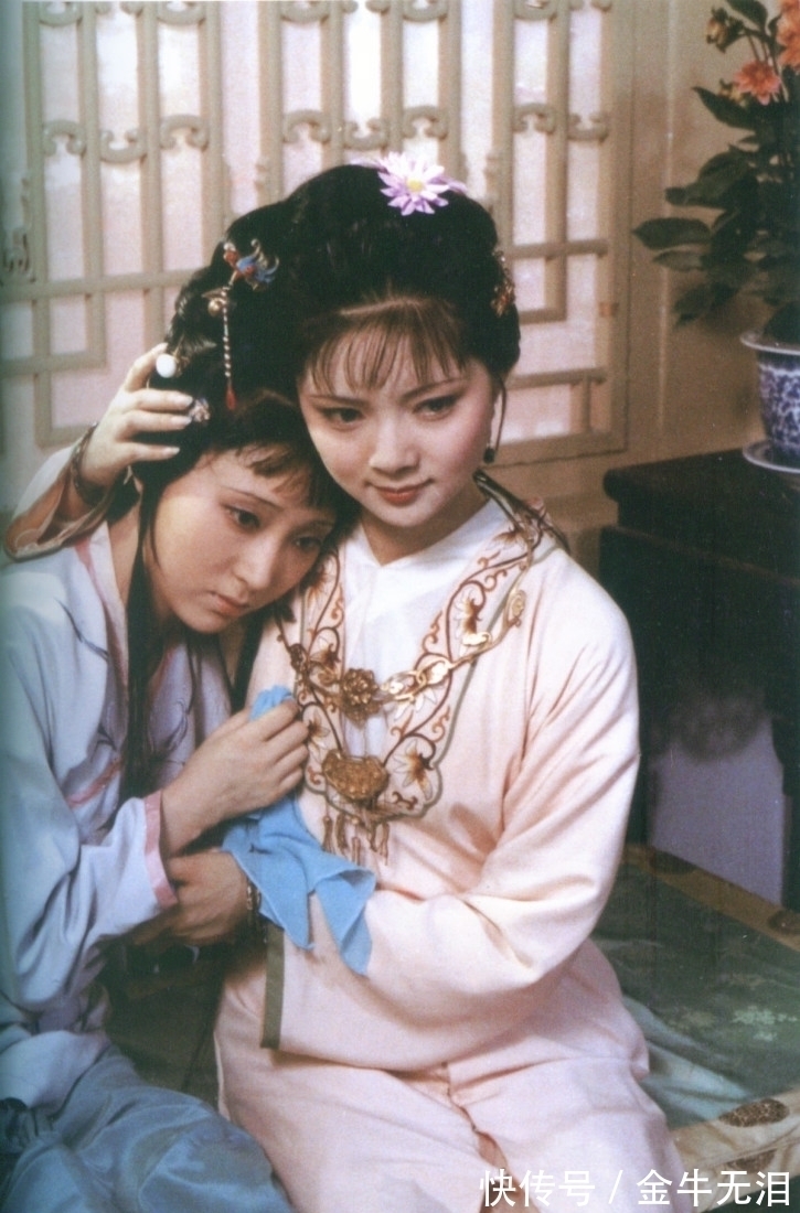 林黛玉&宝钗进贾府后犯的错误,成了薛姨妈的心病,也是金玉良缘的绊脚石