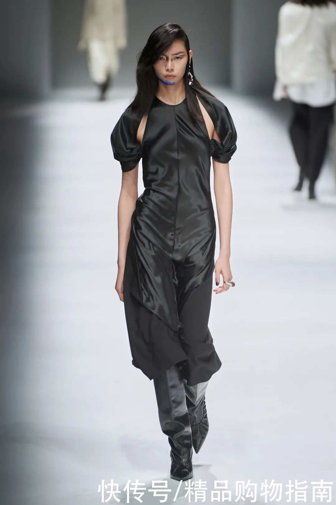 顶流们的阳谋，联手把国潮穿出圈