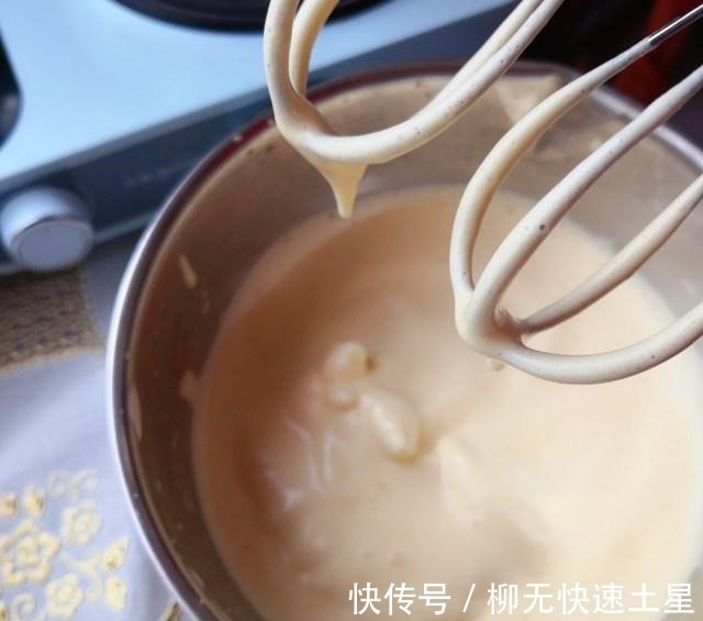 蛋糕|巧克力甜甜圈，蛋糕质地松软香甜！