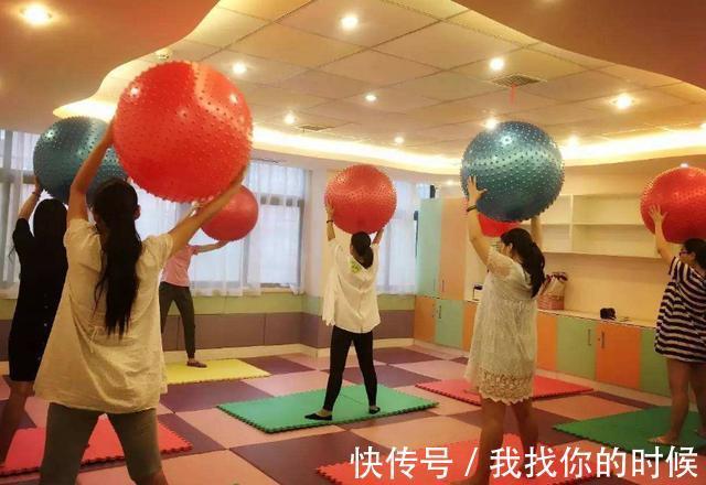 小莉|胎儿在妈妈腹中“猛长期”是这个月,当妈的会收到信号,做好准备