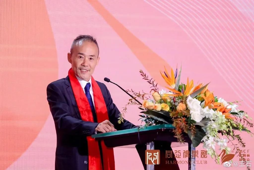 营收|接棒王石四年，营收落后千亿，郁亮的万亿规模万科在哪里？