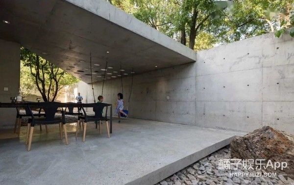 一夜之间，就被全网喊要求退钱？