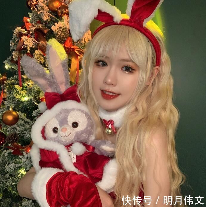 Coser|这才是顶级Coser,粉丝超过一千万,连画稿都能完美Cos