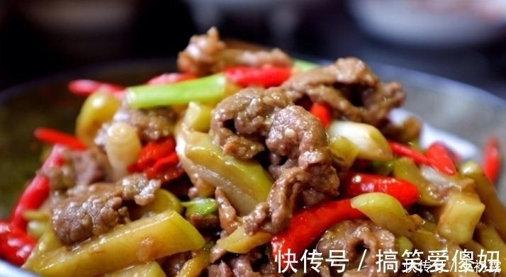 50多岁老伙夫:不管炒什么肉,下锅前加这一样,肉嫩汁多口感好