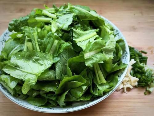 这菜是唯一含维生素D的蔬菜,虽然贵但营养极高,老人小孩都爱吃