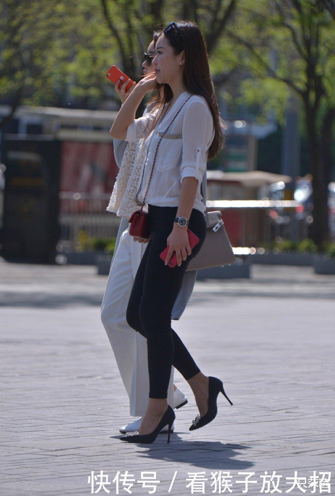 这就是好闺蜜,在穿搭上“谦虚下”,网友支持后边的