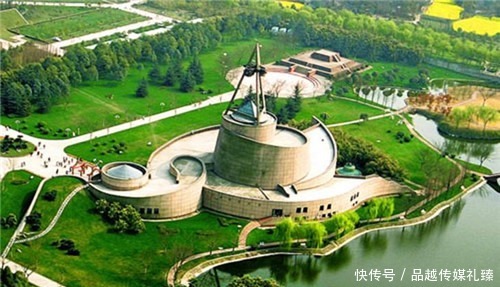 改写|老农挖出“绿色人脸”,还原后不敢置信,专家:蜀国历史要被改写