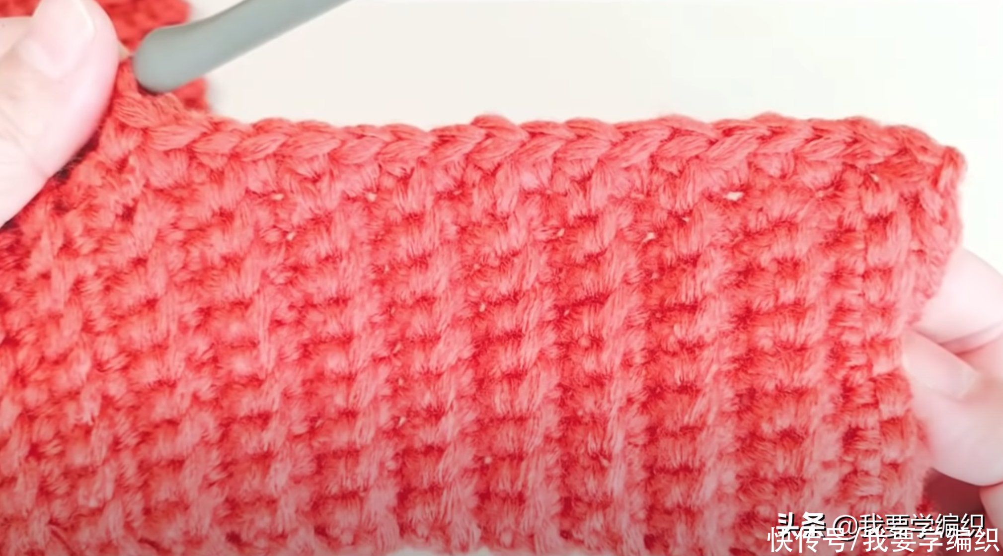 冬天来一款这样的暖帽,护耳辫子帽编织教程,重返你的少女时代