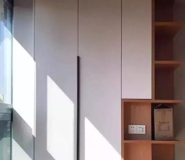 书房式|记住了,阳台这样装修,不仅能晾晒衣服还能多出一间房