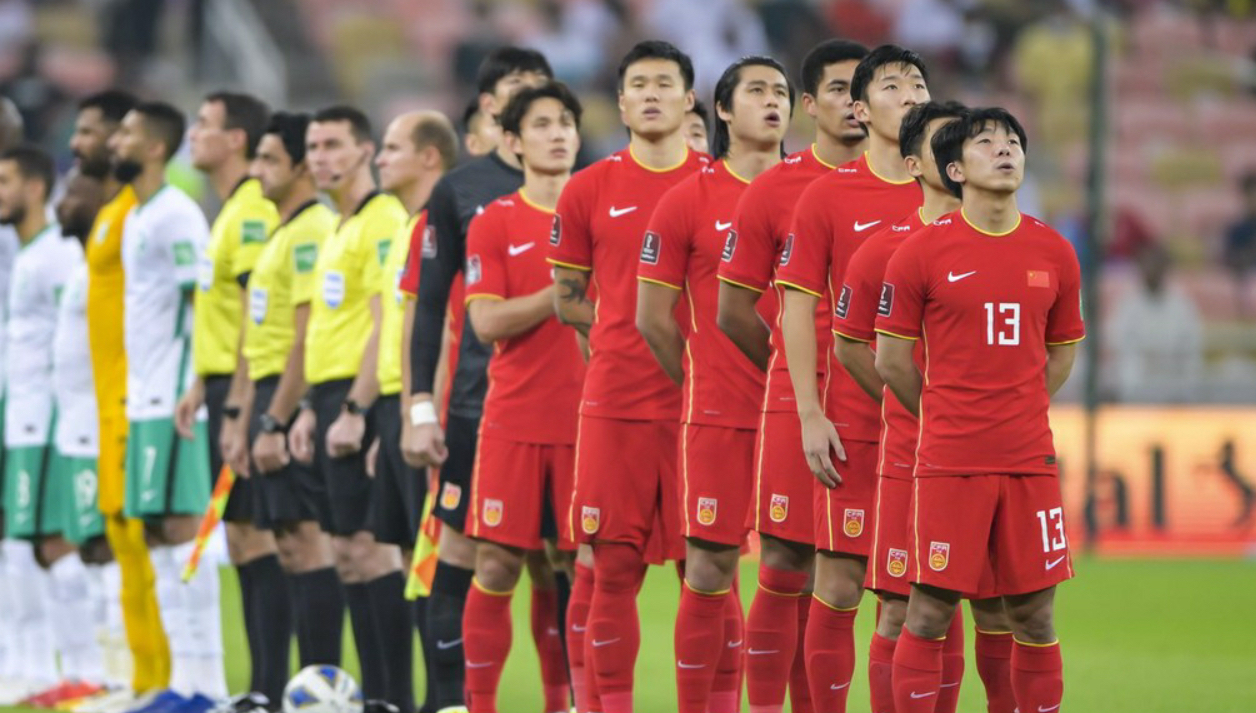 王大雷|2场热身赛后,国足首发11人基本确定,王大雷上位,吴曦被新星顶替