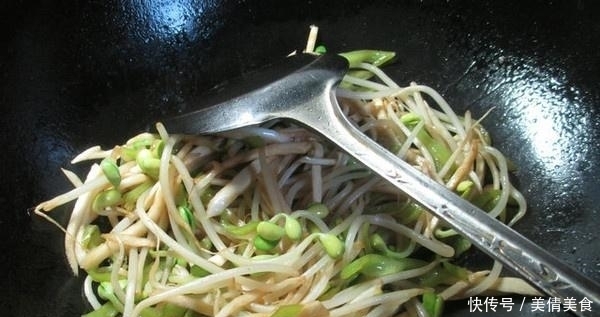 这菜9毛1斤,隔三差五吃一次,排出黑臭宿便,腰细了,色斑淡了