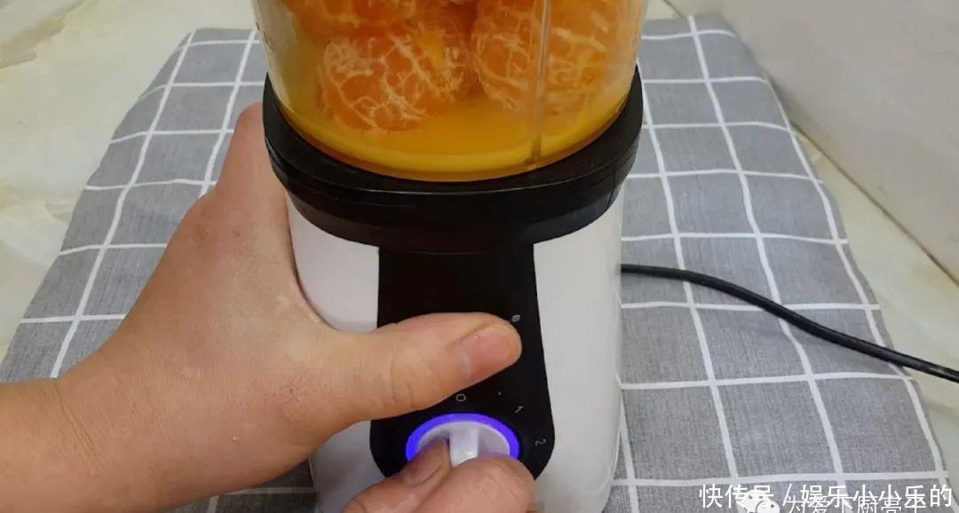 冬天面包别出去买了，教你这么做，松软香甜还营养，小朋友都喜欢