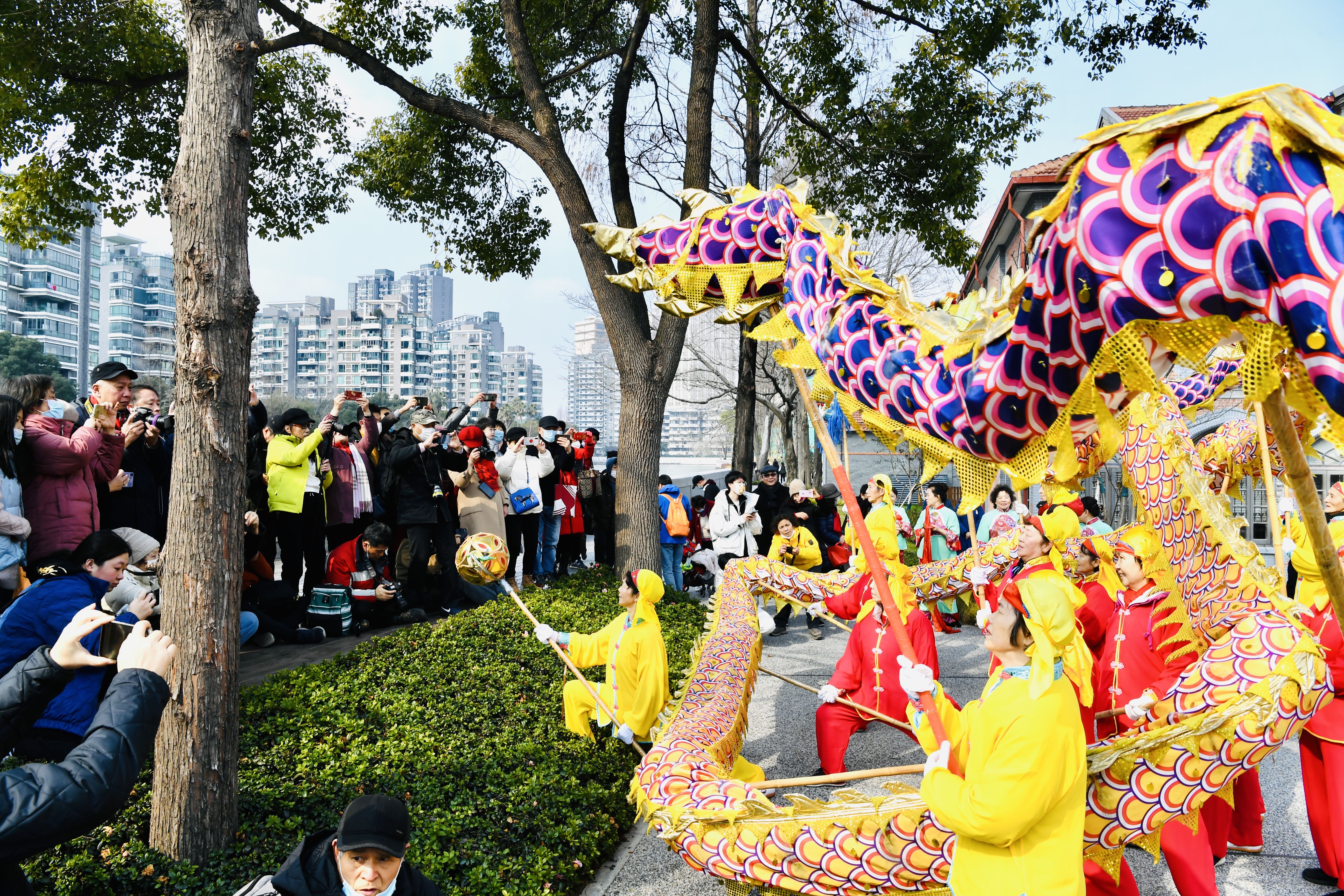 民俗|大年初五，苏州河华政步道上演非遗民俗快闪，邀你“乐嗨过大年”