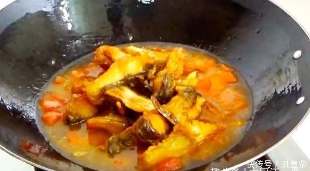 这才是草鱼最好吃的做法,简单一做,端上桌就光盘,天天吃不够