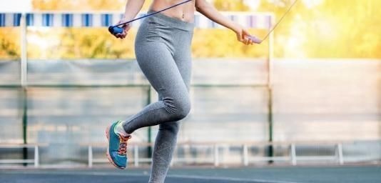 运动|消耗脂肪“最狠”运动,不是跑步而是它,早晚半小时瘦身10斤