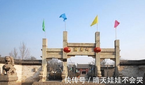 火化场#火葬场门前一副对联, 上联 早来晚来早晚都来, 下联太经典了