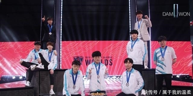 预言家|LPL转会消息：TES换辅助，DWG中上差点花落EDG，RNG、IG争抢野王