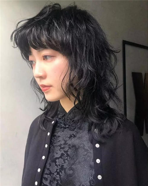 洗头|头发多久洗一次最好?多数人一直都做错了,难怪掉发严重发际线高