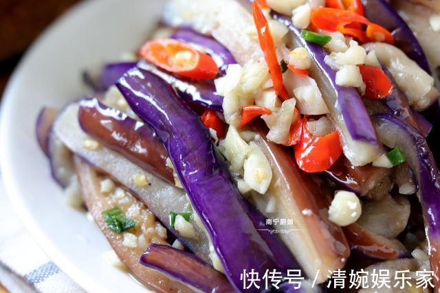 烧茄子|炒茄子时，下锅前多做这一步，茄子不吸油还特别下饭，拿肉都不换