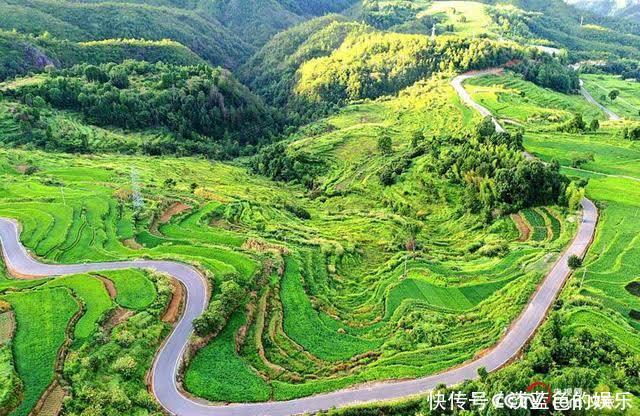 图看那些蜿蜒曲折的壮美山路