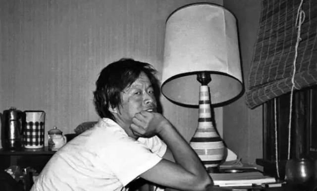 45岁王小波惨死前的一幕:额头撞破皮!医生在牙齿内检测出白灰