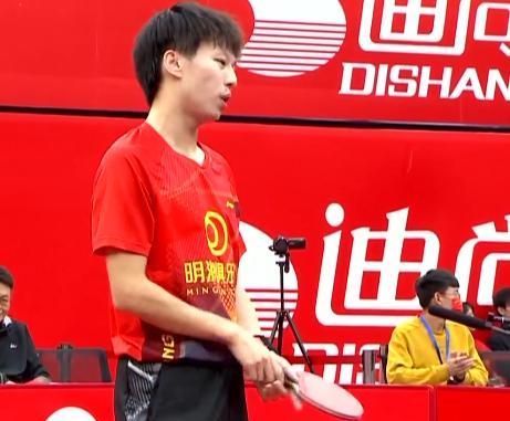 世界冠军|耻辱！单局轰11-0后，林高远遭大逆转，2-3告负，无奈摇头很沮丧