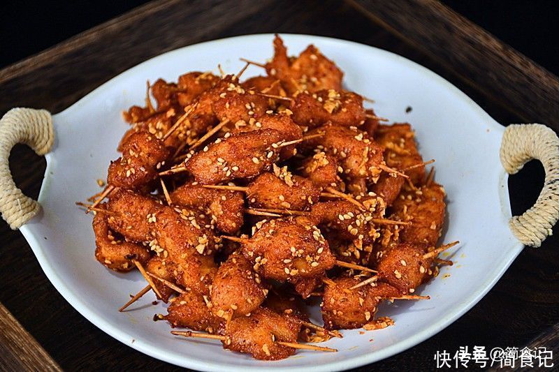 下酒|鸡胸肉别再煮着吃了！试试这样做，能当零食能下酒，比烧烤还解馋