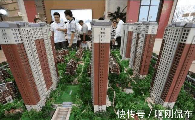 楼盘|“中介”买房和“售楼处”买房的区别在哪?懂行人解释完,明白了