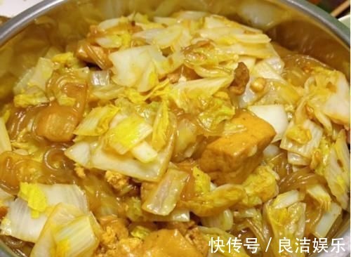 白菜炖豆腐原来有窍门,大厨教你几个技巧,上桌连汤汁都不剩
